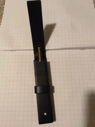 Penna Montblanc nera con dettagli oro