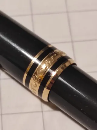 Penna Montblanc nera con dettagli oro