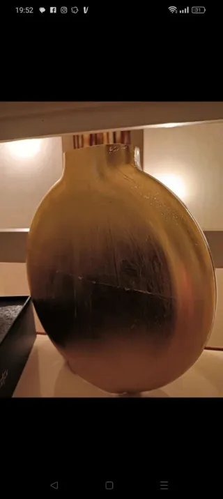 Jarra de vidro decorada com gravura de Cana Gogh