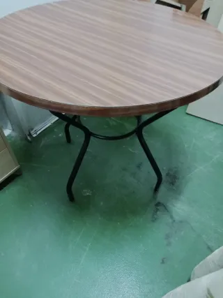 Mesa redonda 89 cm diámetro y tarimilla