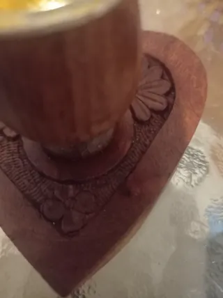 Portacandele vintage in legno a forma di cuore