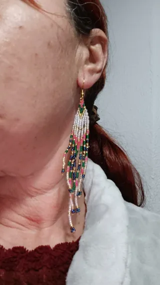 Pendientes largos de abalorios