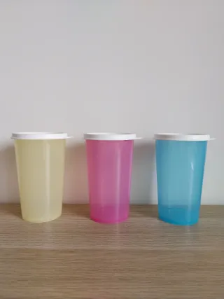 Conjunto de 3 copos Tupperware com tampa