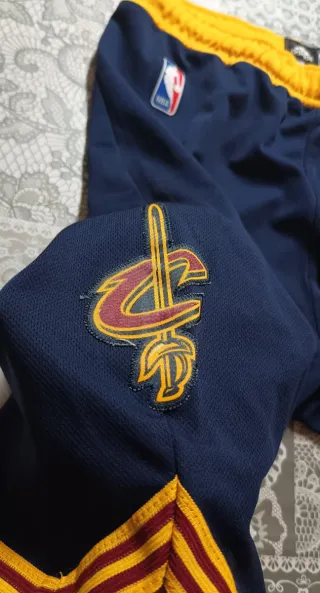 Completo Basket Cleveland Cavaliers Kyrie Irving