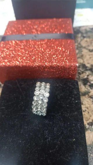 Anillo con piedras plateado,ajustable