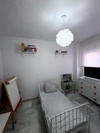 Piso de tres habitaciones amueblado en Doña Julia.