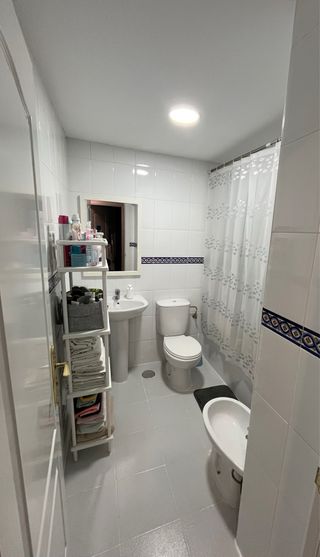 Piso de tres habitaciones amueblado en Doña Julia.
