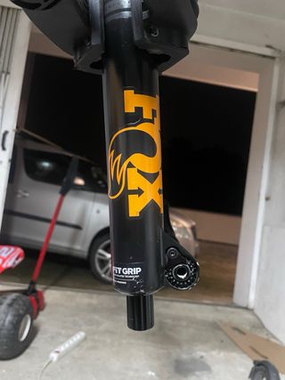 Suspensão Fox 36 Performance 170mm