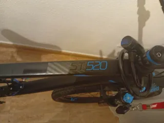 Bicicleta Rockrider Negra y Azul