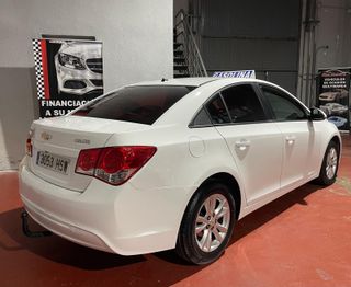 Chevrolet Cruze 1.6 LT