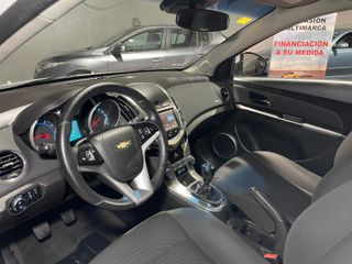 Chevrolet Cruze 1.6 LT