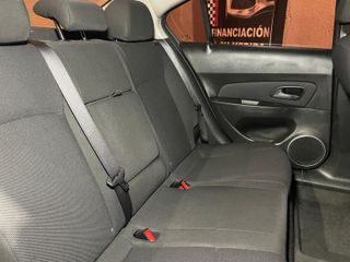 Chevrolet Cruze 1.6 LT