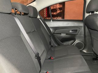 Chevrolet Cruze 1.6 LT