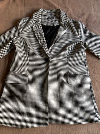 Blazer Adrianna Papell Cuadros Blanco y Negro