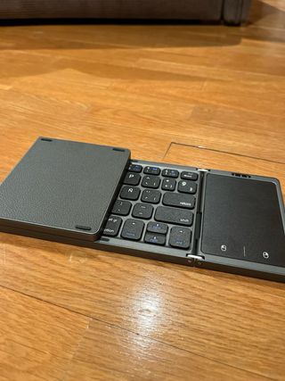 Teclado Portátil Plegable con Touchpad