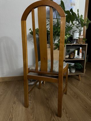 Conjunto de seis sillas de comedor de madera