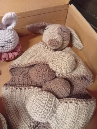 Ropita y muñecos crochet recién nacidos.