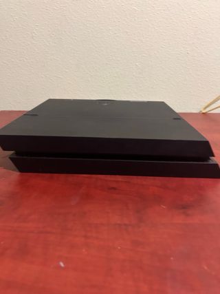 PS4 (PlayStation 4) Negra + Cables