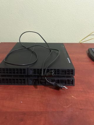 PS4 (PlayStation 4) Negra + Cables