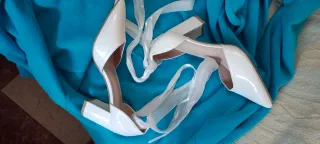 Zapatos de novia de tacón blancos talla 42