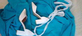 Zapatos de novia de tacón blancos talla 42
