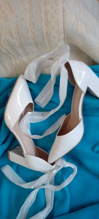 Zapatos de novia de tacón blancos talla 42