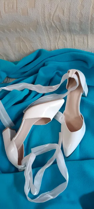 Zapatos de novia de tacón blancos talla 42