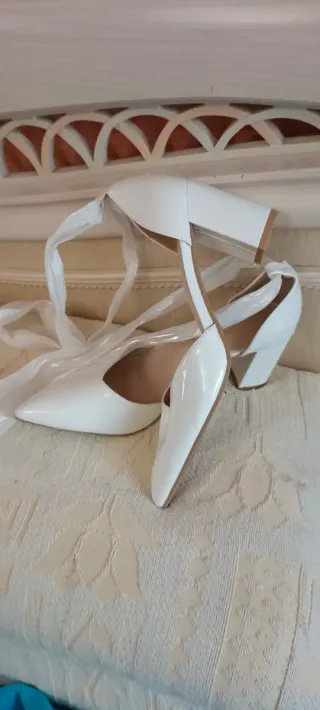 Zapatos de novia de tacón blancos talla 42