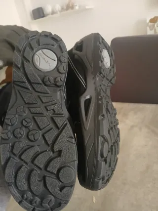 Stivali invernali Lowa neri e grigi