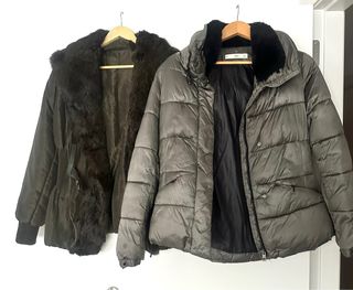 LOTE DOS ANORAKS, regalo el plateado, verde-pelo