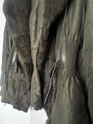 LOTE DOS ANORAKS, regalo el plateado, verde-pelo