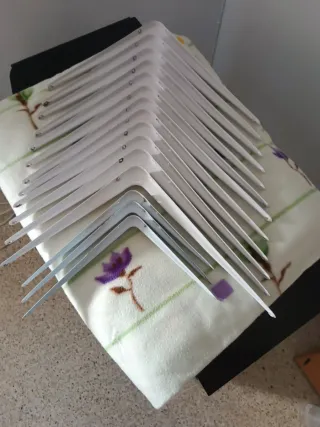 12 escuadras blancas 35x30cm + 3 de 25x20cm