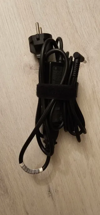 Portátil HP 15,6” Full HD (Precio negociable)