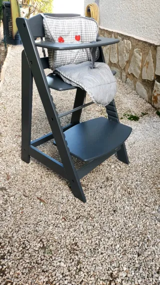 Trona de madera para bebé