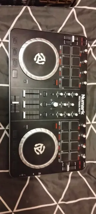 Controlador DJ Numark Mixtrack Pro II