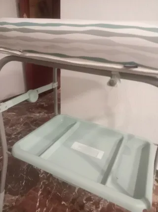 Cambiador de bebé en buen estado, pequeños detalle