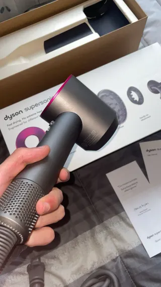 Asciugatrice Dyson Supersonic grigio e rosa