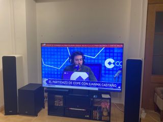 Samsung QLED 65” 4K Smart TV – solo 8 meses de uso