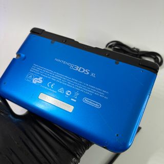 Nintendo 3DS XL blu con Super Mario 3D Land