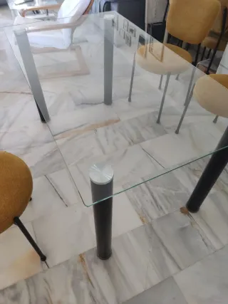 Mesa Comedor Cristal y 6 Sillas Mostaza