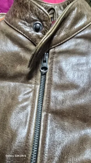 Chaqueta de moto de cuero marrón