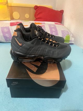 Conjunto Nike Tech Fleece Syna x Air Max 95