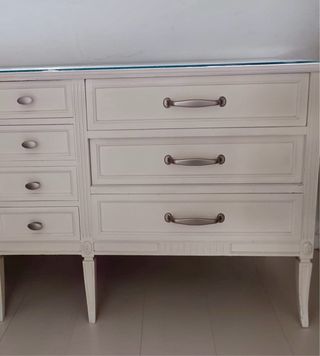 Cómoda blanca decapada madera