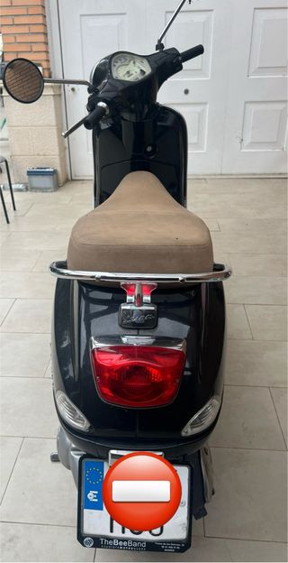 Vespa Lx 125ie Negra