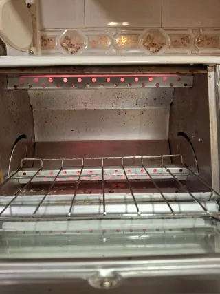 Mini horno eléctrico blanco. Marca Obergozo