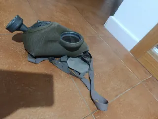 Mascara antigás antigua