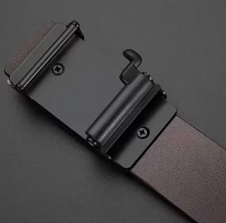 Cintura da uomo nero e dorato