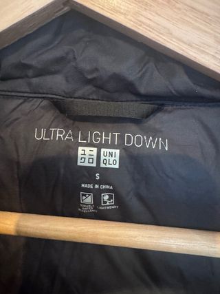Abrigo de plumas Uniqlo ultra light down S negro