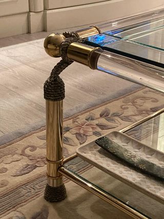 Mesa centro cristal y dorado 90x90