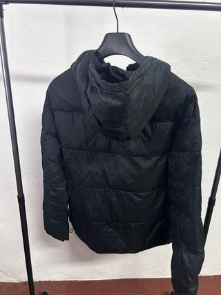 Chaqueta Champion Negra con Capucha